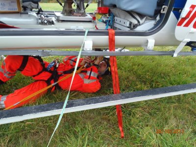 Připojení podvěsového lana na cargo hook