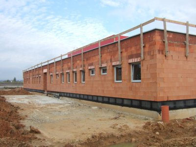 Stavba nové základny na letišti v Plané u ČB - Jižní strana 4