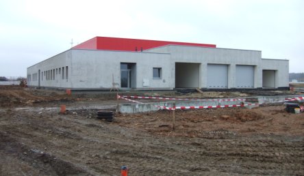 Stavba nové základny na letišti v Plané u ČB - Východní strana