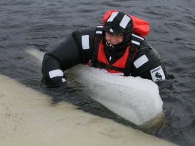 Výcvik LZ, vyzkoušení záchrany po proboření pod led, Lipno, 5.2.2011 2