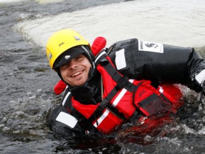 Výcvik LZ, vyzkoušení záchrany po proboření pod led, Lipno, 5.2.2011 12