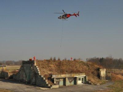 Výcvik LZ a vysazovačů, Bell 427, Letiště České Budějovice, 30.3.2011 4