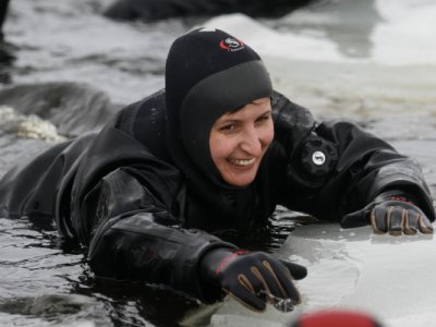 Dolní Vltavice, záchrana z ledu, 23.2.2012 2