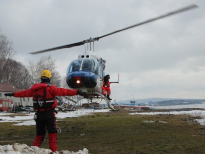 Dolní Vltavice, záchrana z ledu, 23.2.2012 31