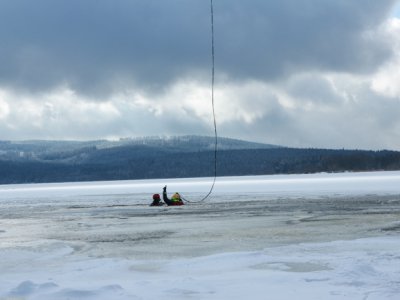 Lipno - nácvik záchrany ze zamrzlé vodní hladiny, 8.3.2013 20