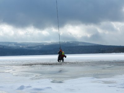 Lipno - nácvik záchrany ze zamrzlé vodní hladiny, 8.3.2013 21