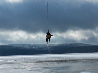 Lipno - nácvik záchrany ze zamrzlé vodní hladiny, 8.3.2013 22