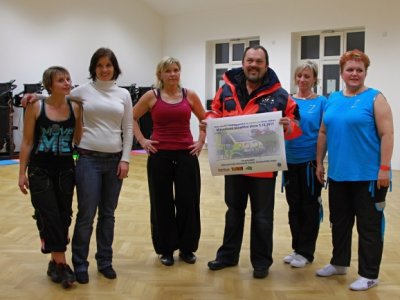 ředitel ZZS JčK MUDr.Marek Slabý s týmem Feel-Fit studia