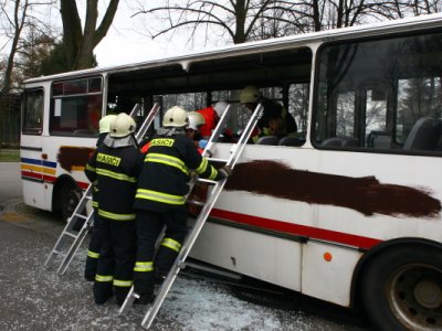 ukázka zásahu složek IZS u
