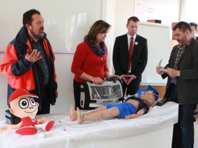 Záchranáři převzali nový resuscitační simulátor, 10.4.2013 6