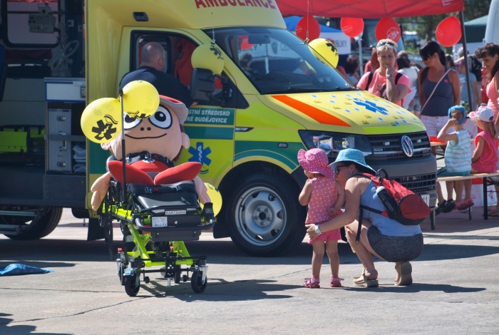 Záchranáři ZZS JčK se prezentovali na Dni otevřených dveří Letiště České Budějovice, 24.6.2017