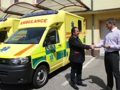 Vozový park záchranky se rozrostl o sedm nových sanitek, 12.5.2015 14