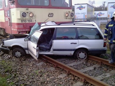 Srážka osobního vozu s motorovým vlakem, Netolice 20.11.2010 10
