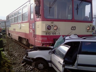 Srážka osobního vozu s motorovým vlakem, Netolice 20.11.2010 11