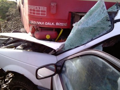 Srážka osobního vozu s motorovým vlakem, Netolice 20.11.2010 13