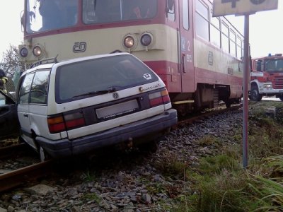 Srážka osobního vozu s motorovým vlakem, Netolice 20.11.2010 14