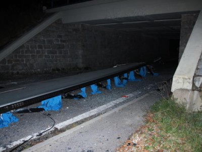 Stržená střecha autobusu, zadní část