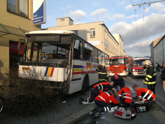 Dopravní nehoda autobusu x trolejbusu, České Budějovice, 1.3.2012