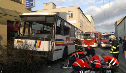 Dopravní nehoda autobusu x trolejbusu, České Budějovice, 1.3.2012