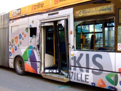 Dopravní nehoda autobusu x trolejbusu, České Budějovice, 1.3.2012 6