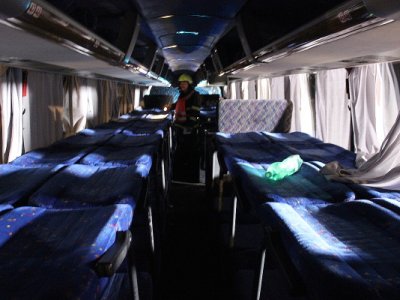 Střet zájezdového autobusu se stádem krav u Krasejovky, 3.3.2012 16