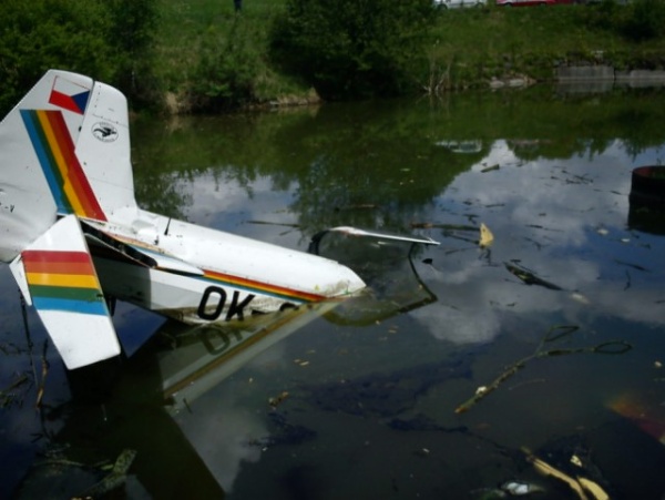 Pád malého letadla - Hosín, 8.5.2012