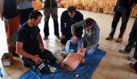 Projekt „Časná kardiopulmonální resuscitace a časná defibrilace v Jihočeském kraji“